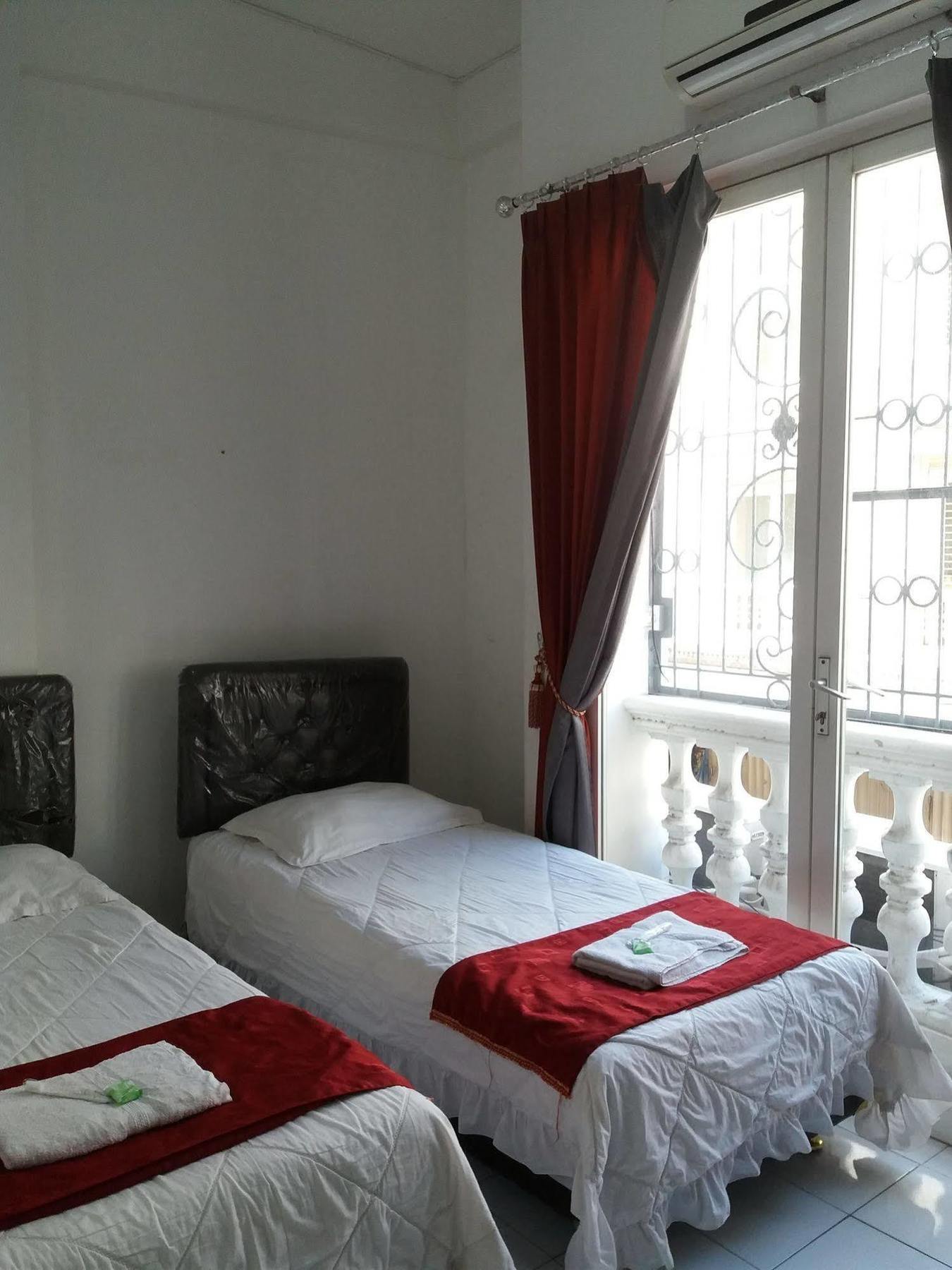 Capsule Homestay Σουραμπάγια Εξωτερικό φωτογραφία